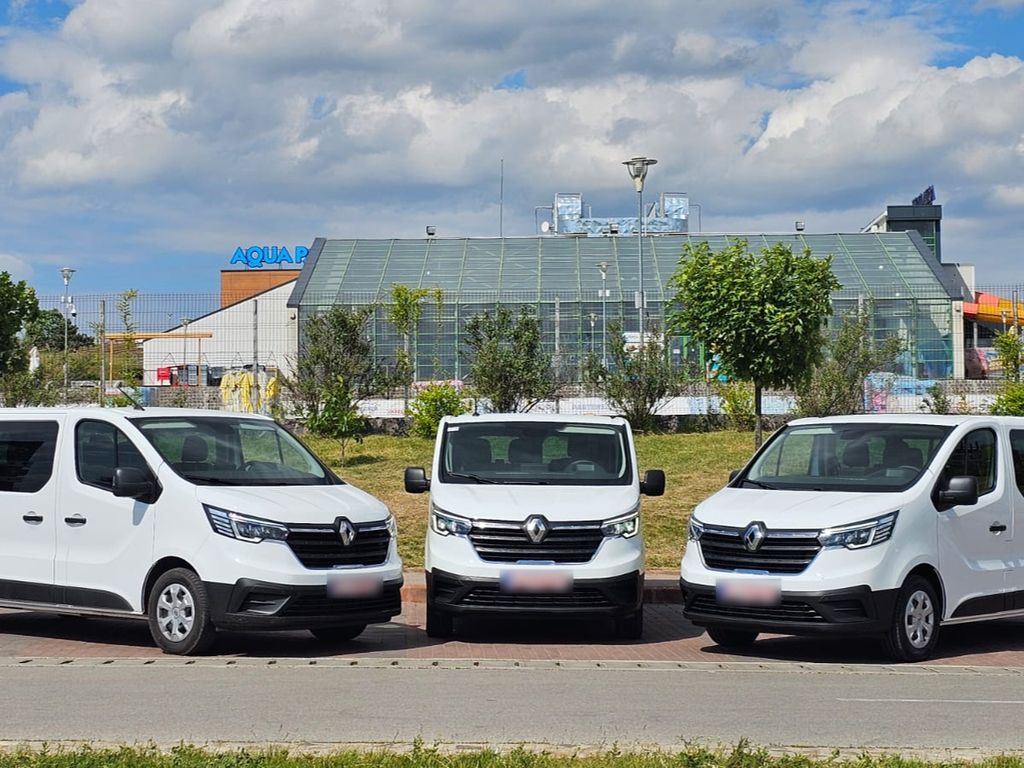 Microbuze 9 Locuri Rentault Trafic